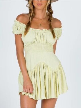 Princess Polly Sage Green Ruffled Smocked Dress 💚🍀